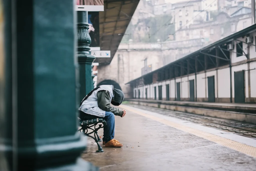 Kan yoga hjälpa vid posttraumatisk stressyndrom? Foto: Maxym Kaharlytskyi Licens: Unsplash
