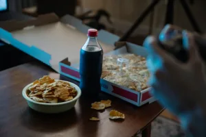 Chips, läsk, pizza och färdigrätter anser vara ultraprocessade livsmedel. 